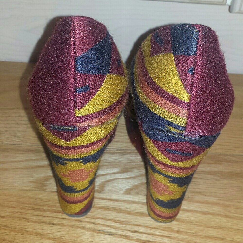 Shoes - Picture 3 of 7